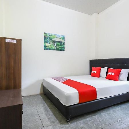 Oyo 3830 Dfarys Gh Syariah Hotel Balikpapan  Buitenkant foto