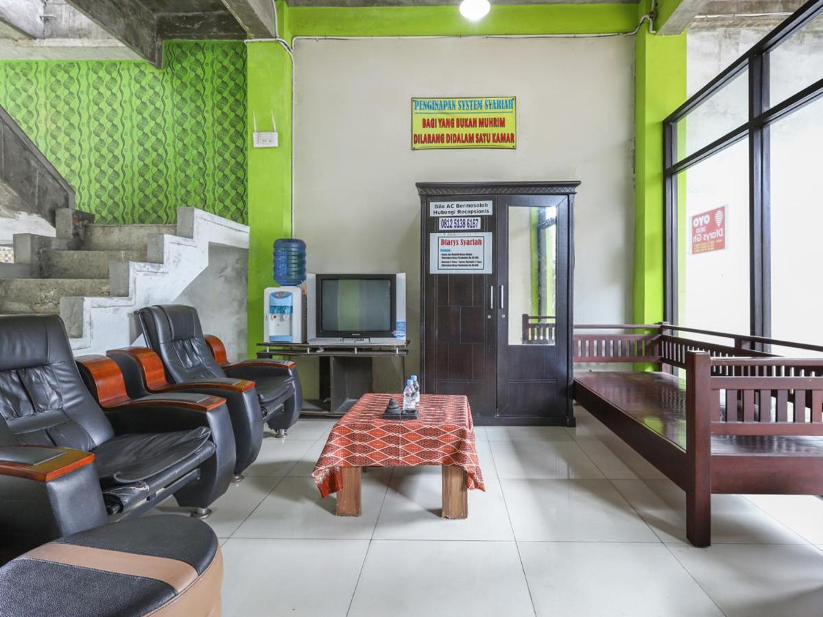 Oyo 3830 Dfarys Gh Syariah Hotel Balikpapan  Buitenkant foto