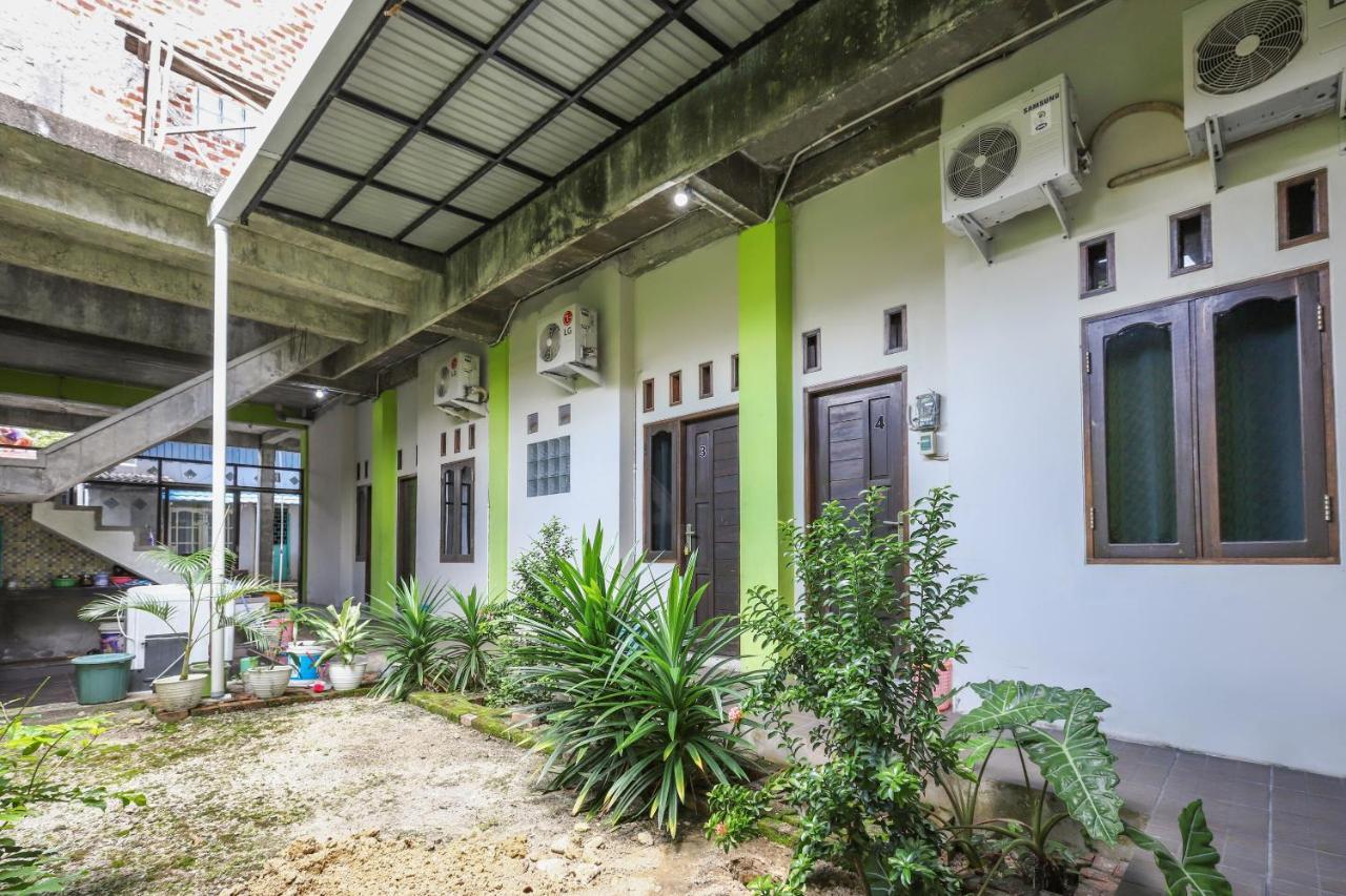 Oyo 3830 Dfarys Gh Syariah Hotel Balikpapan  Buitenkant foto