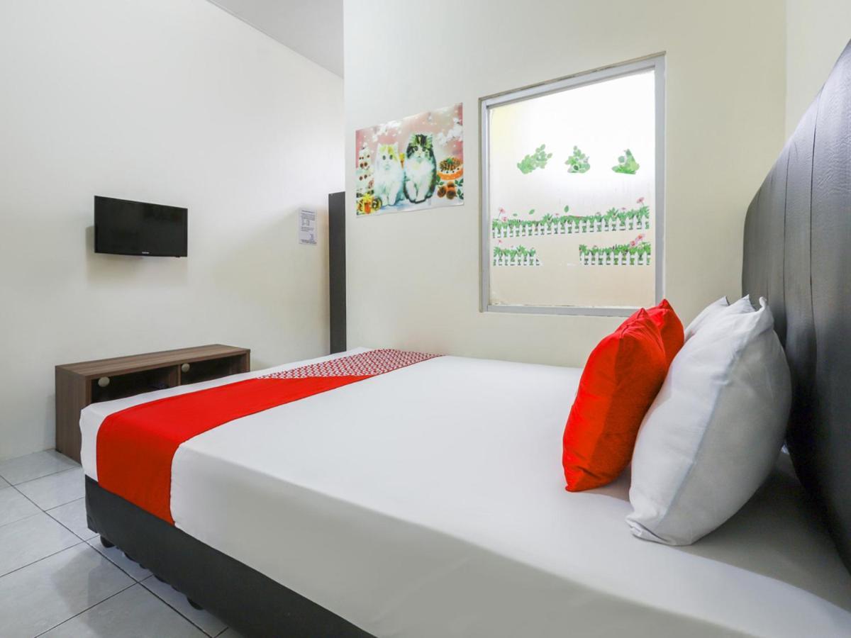 Oyo 3830 Dfarys Gh Syariah Hotel Balikpapan  Buitenkant foto