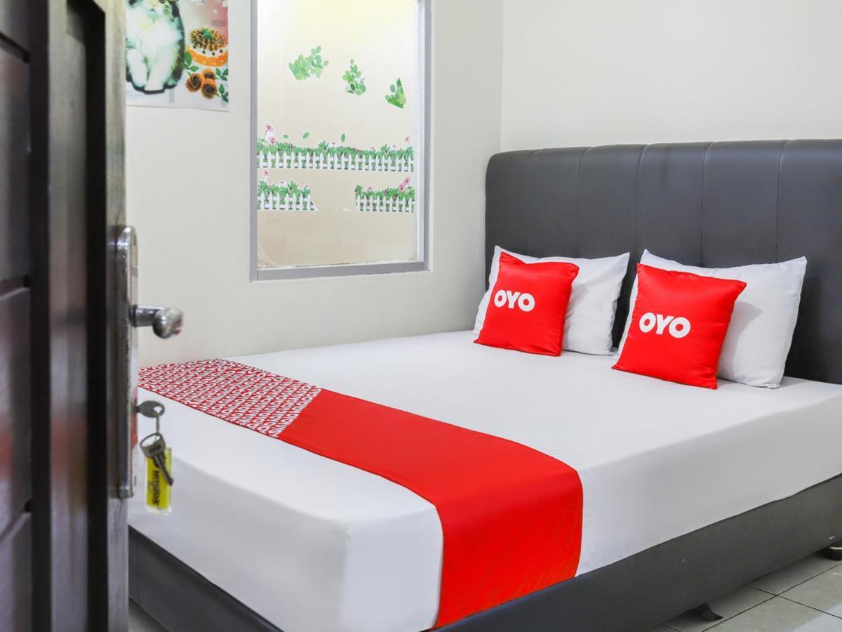 Oyo 3830 Dfarys Gh Syariah Hotel Balikpapan  Buitenkant foto