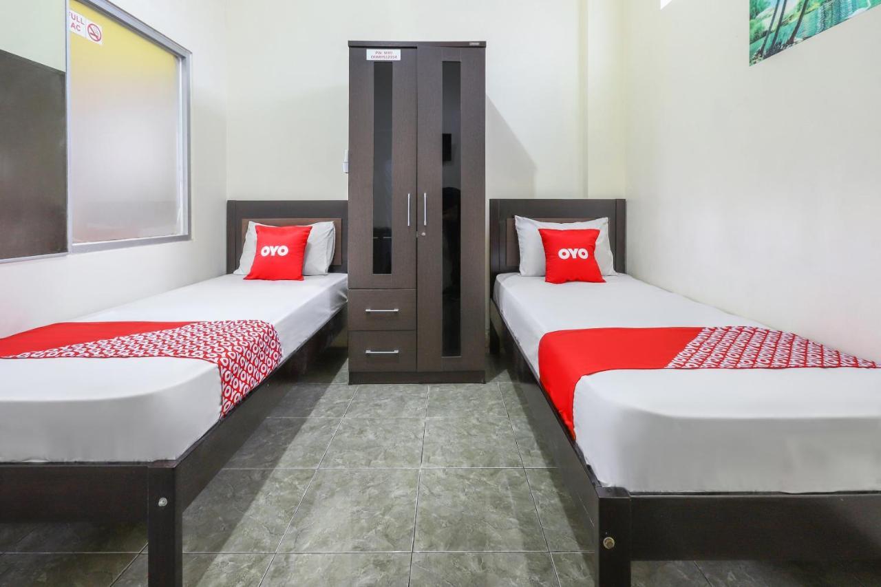 Oyo 3830 Dfarys Gh Syariah Hotel Balikpapan  Buitenkant foto