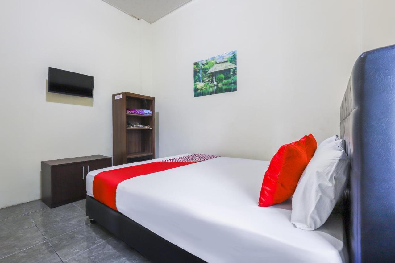 Oyo 3830 Dfarys Gh Syariah Hotel Balikpapan  Buitenkant foto